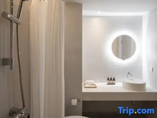 Трёхместный номер Superior в Mike Orchid Resort