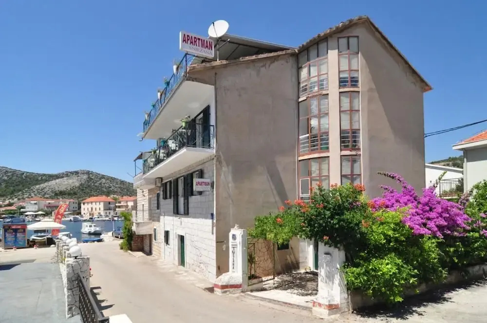 Snježa - 20 m From the sea - A2