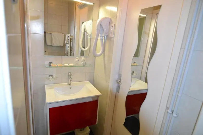 Brit Hotel Cahors - Le France - Chambres