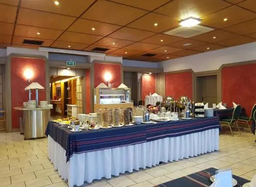 Food & Beverage