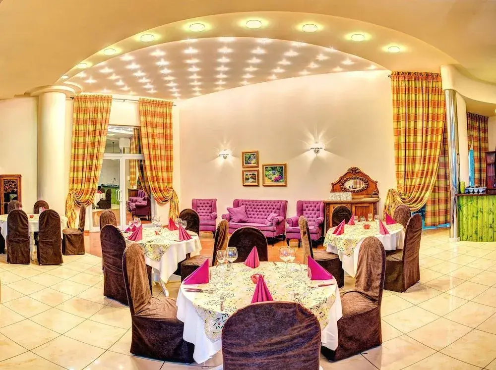 Lobby & Reception