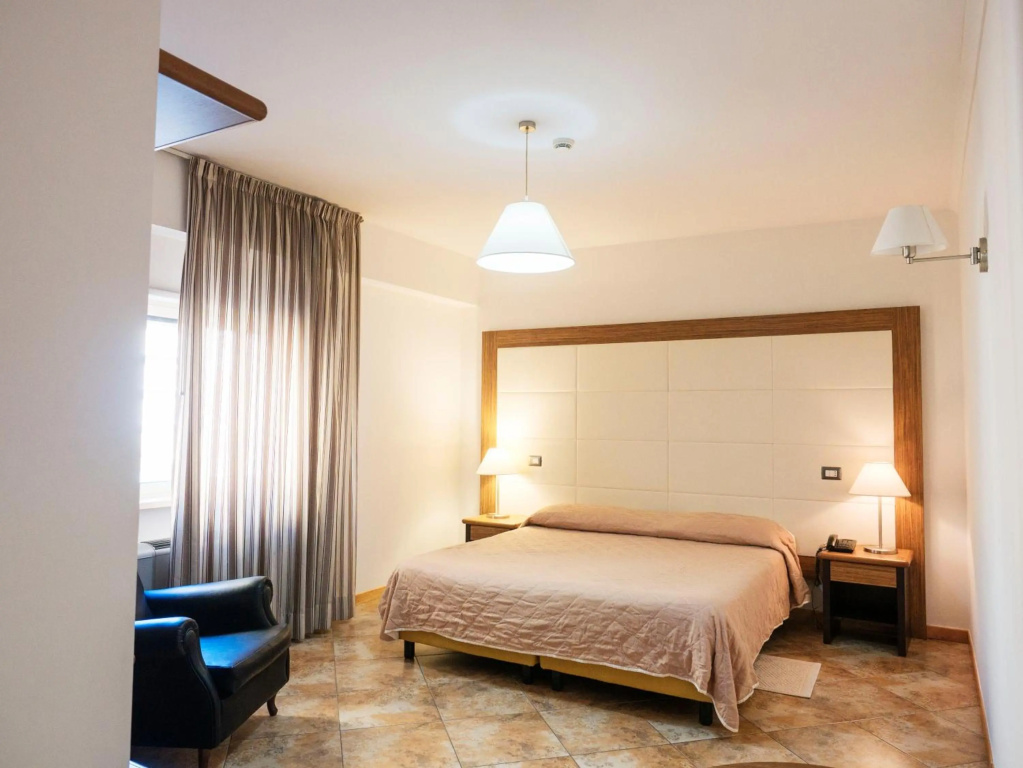 Royal Hotel — 3