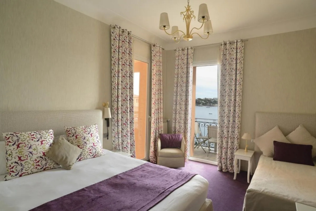 Welcome Hotel by null