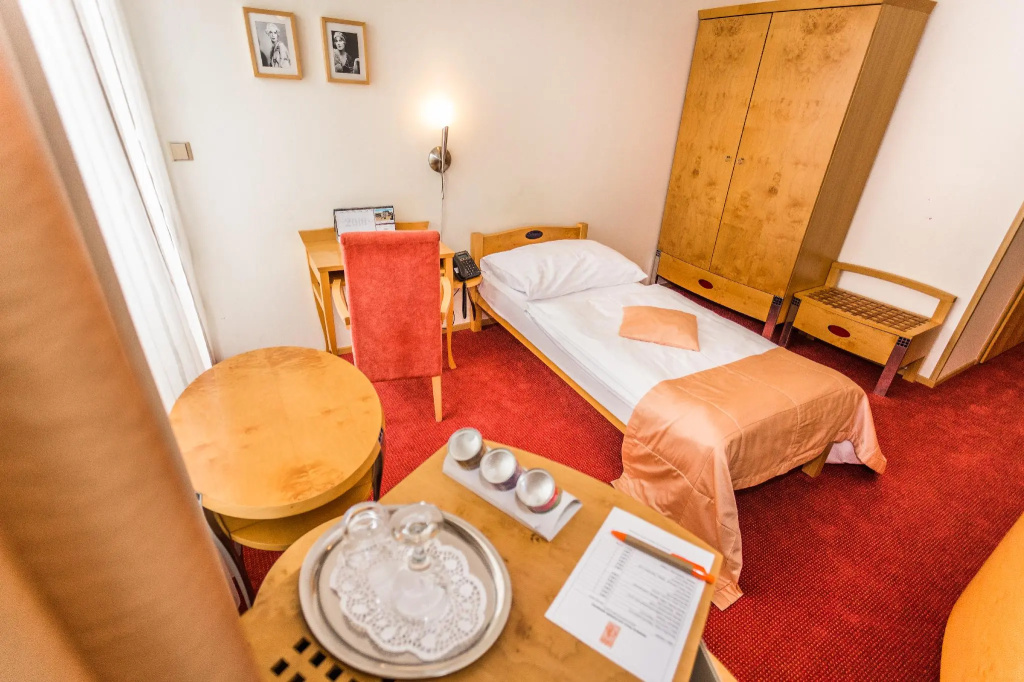 Standard Single room
