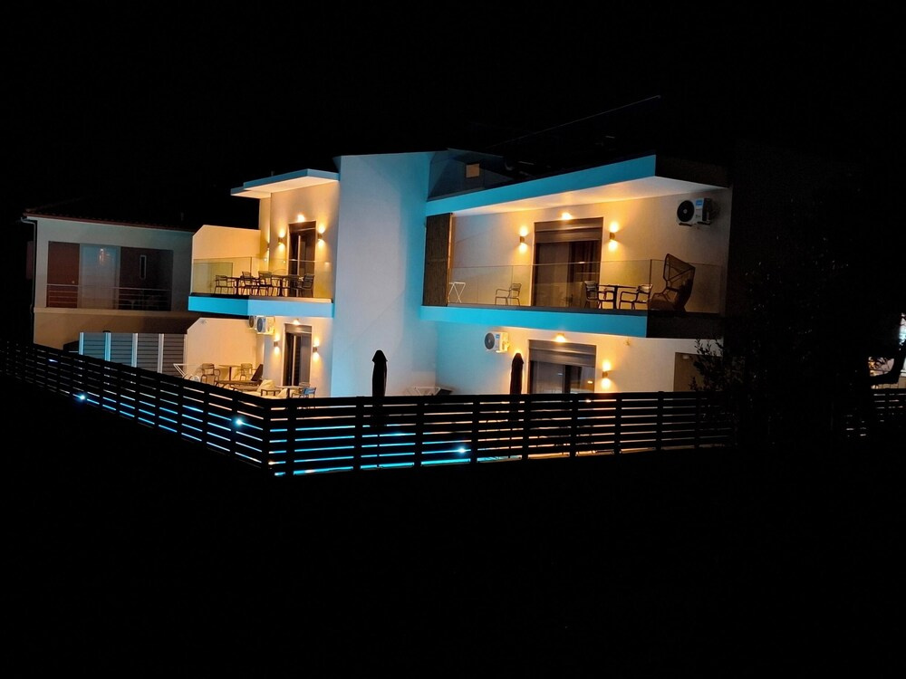Aelia Luxury Apartments & Pool
