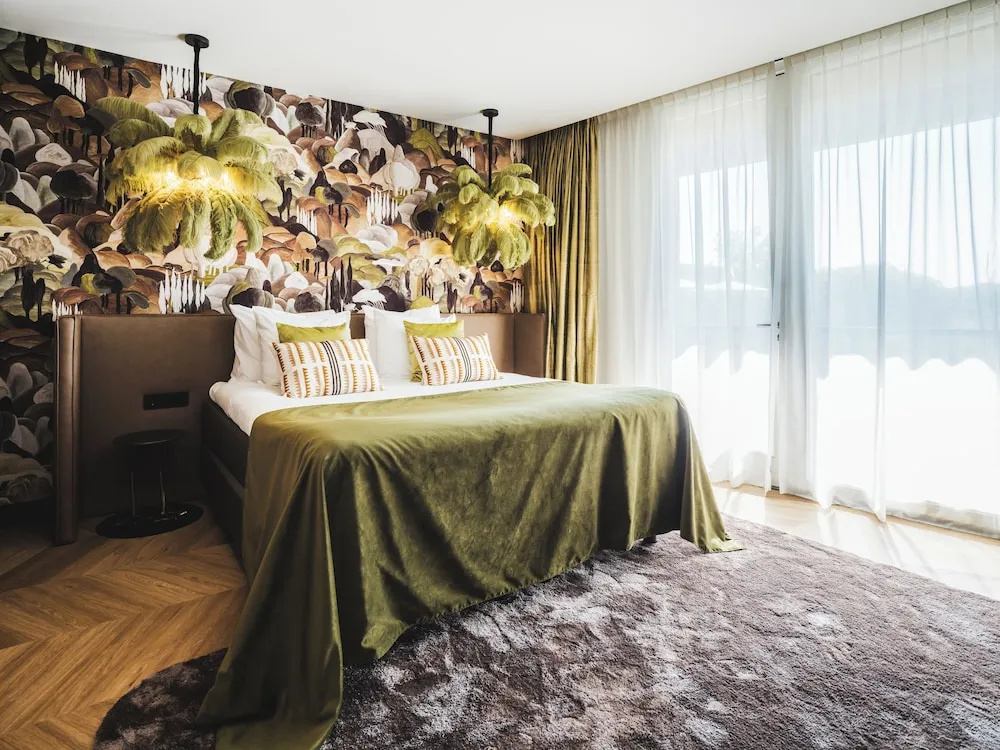 Suite with balcony