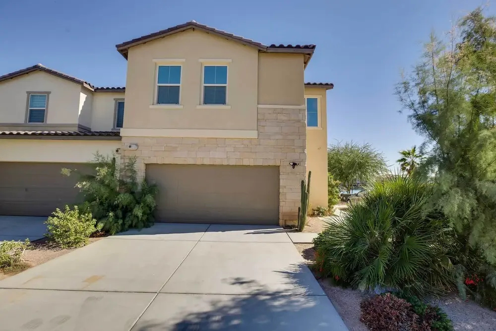 Lakefront Indio Villa: Private Pool & On-site Golf