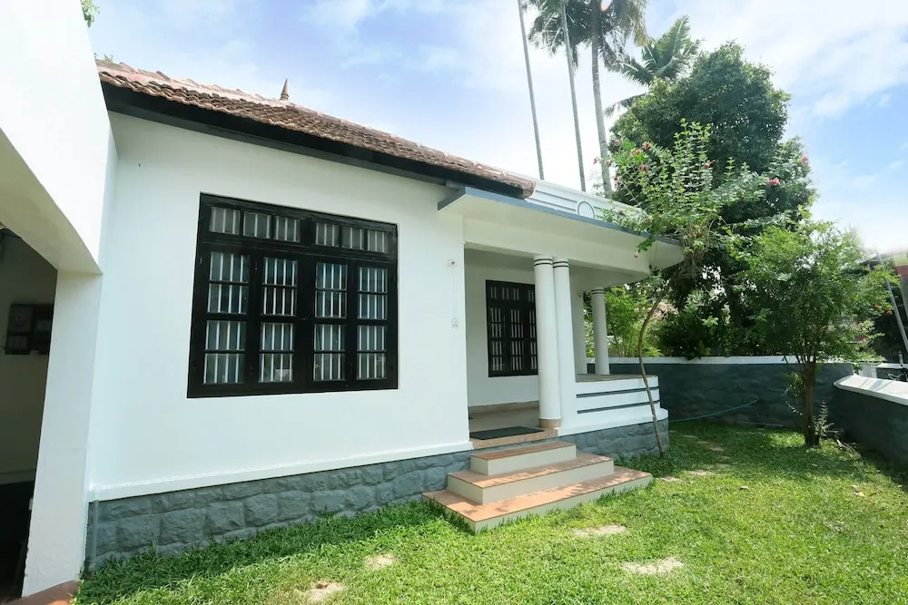 OYO Home 29319 Traditional Villa Near Thiruvananthapuram Zoo