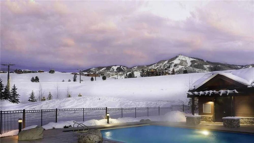 Wildhorse Chalet 3 BedroomHoliday home By Moving Mountains