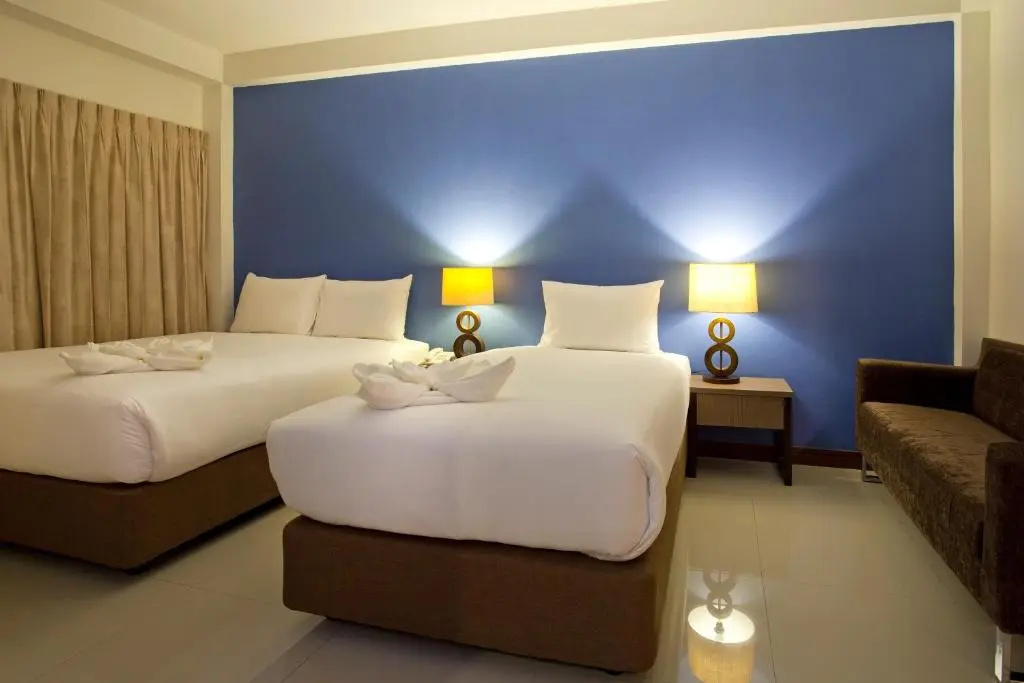 Deluxe Double room (full double bed)