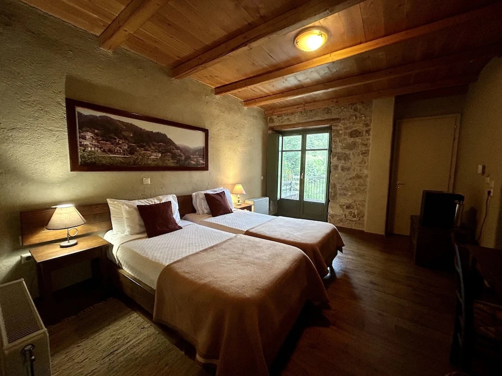 Standard Double room with balcony (twin beds)