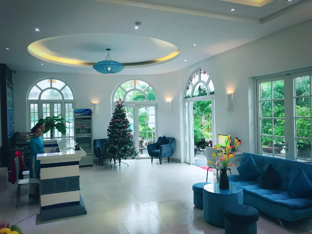 Lobby & Reception