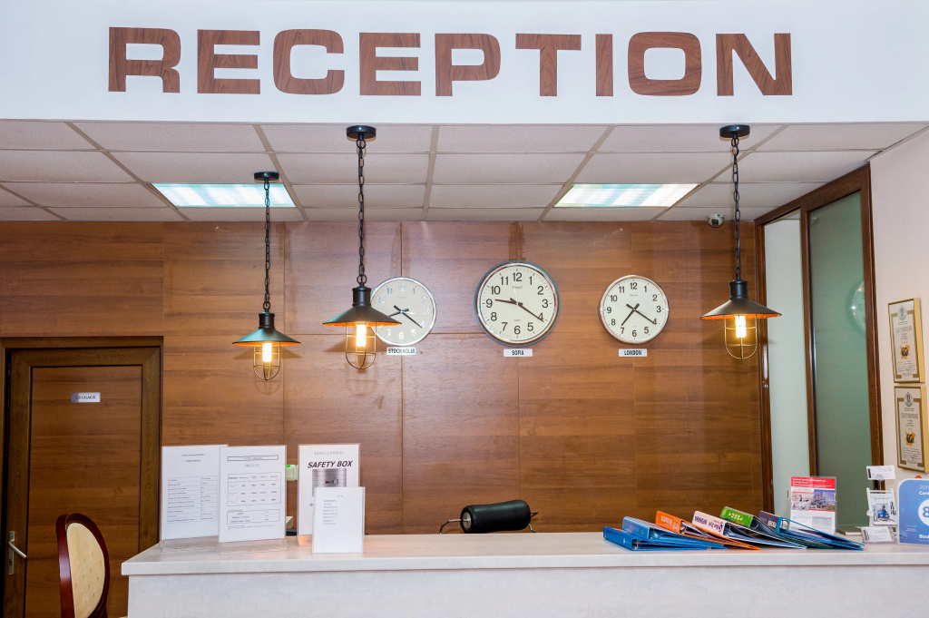 Lobby & Reception
