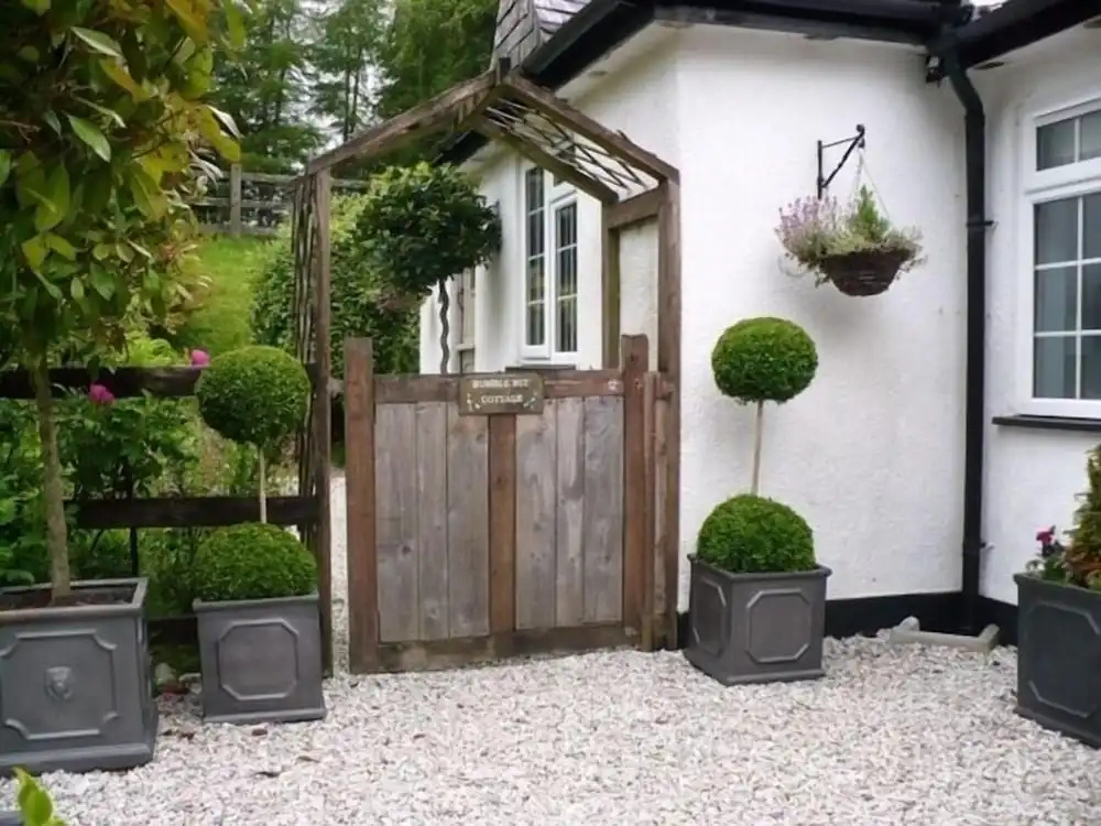 Bumble Bee Cottage