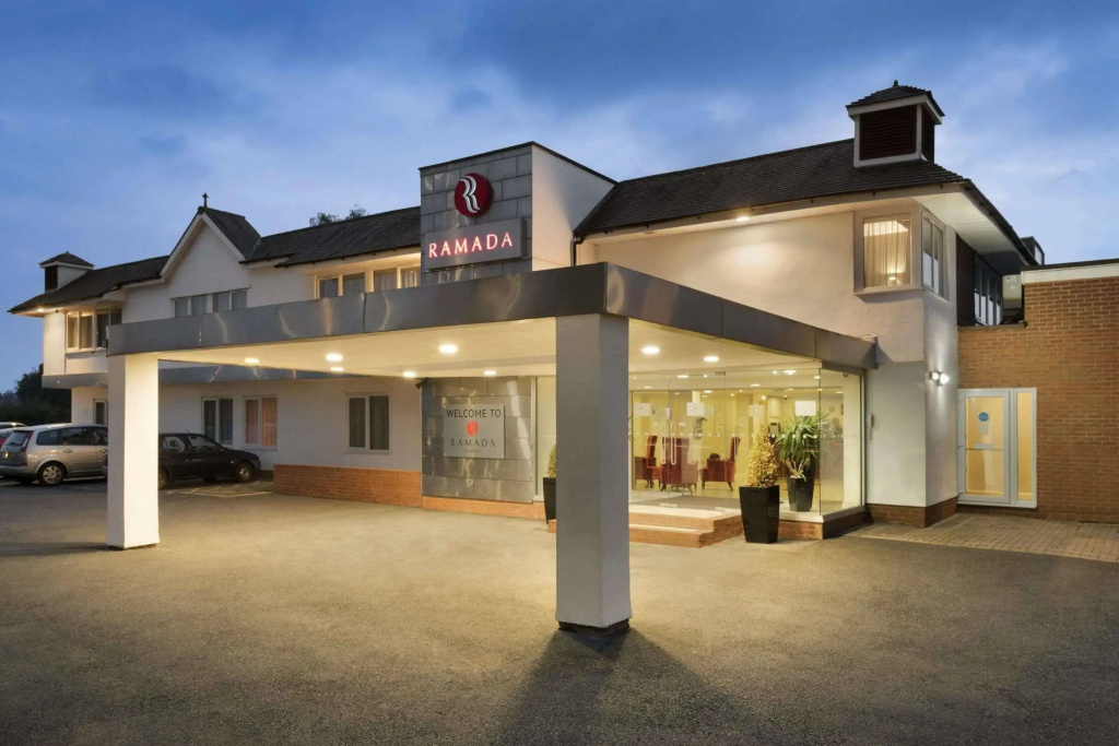 Riverside Hotel