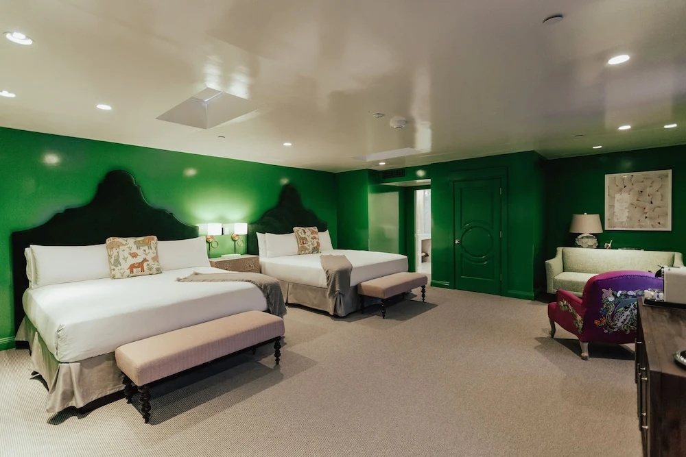 Quadruple Suite
