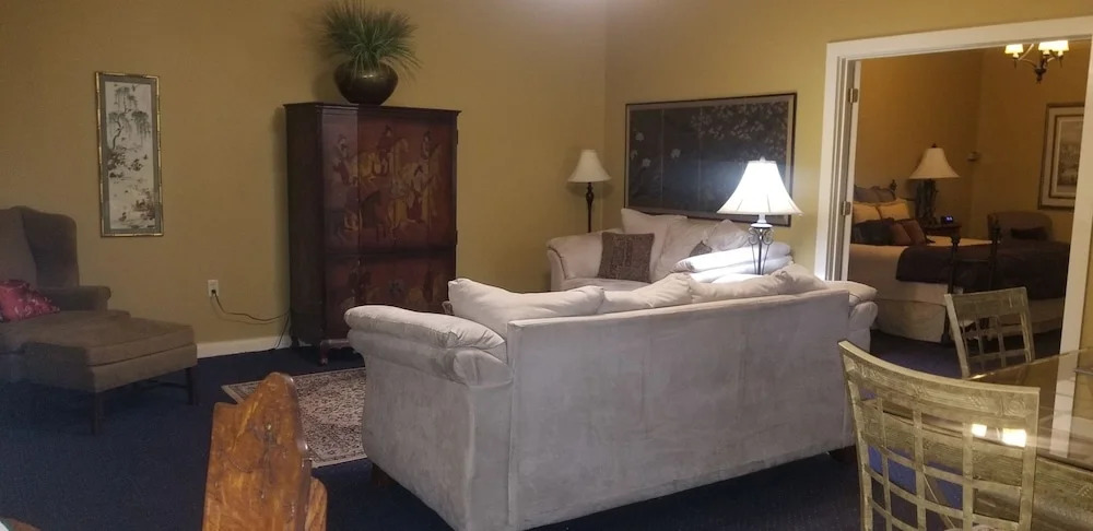 Downtown Guest Quarters Hotel — фото 5