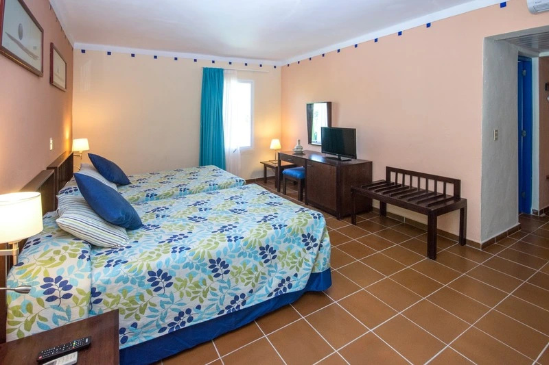 Standard Double room with balcony (full double bed)