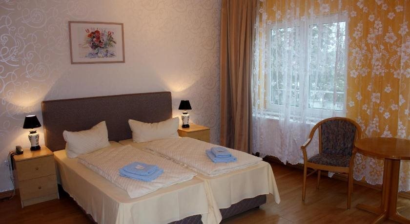 gallery_image_hidden_13