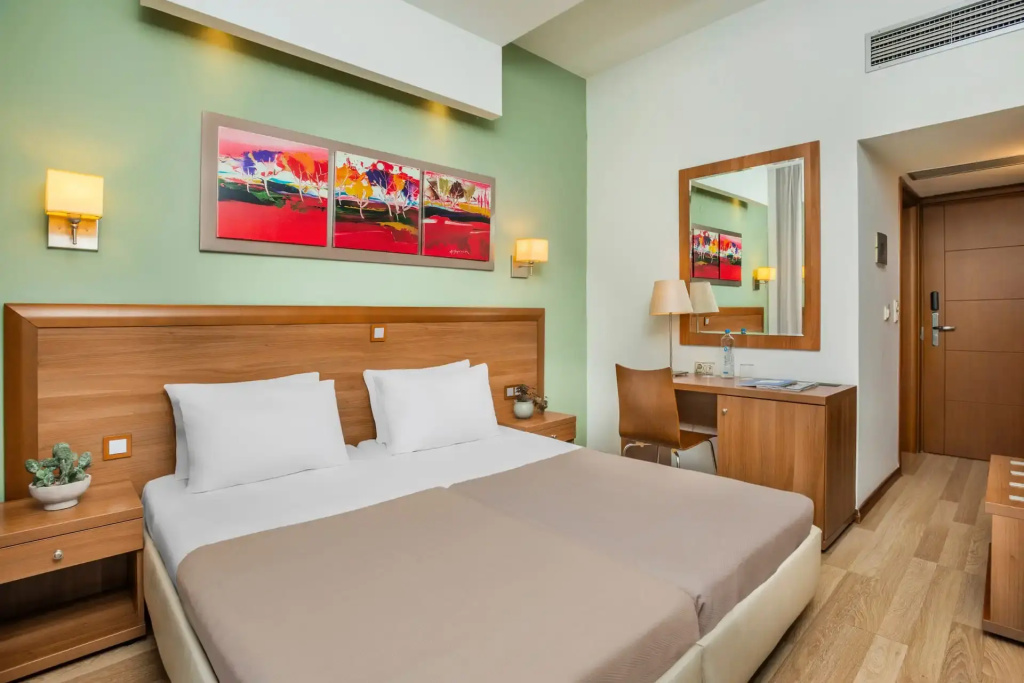 Standard Double room (full double bed)