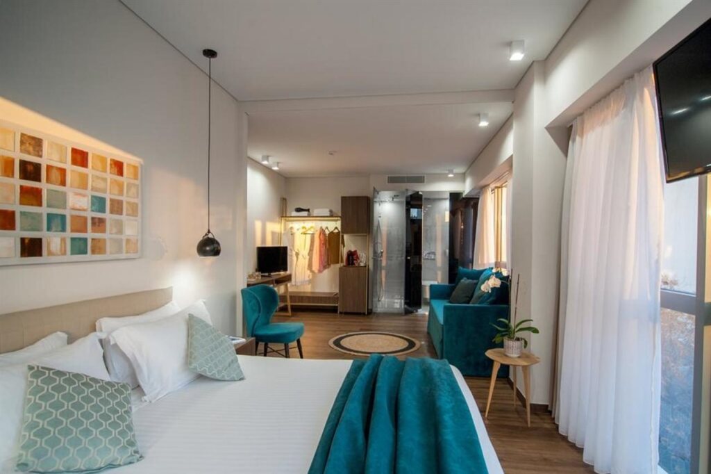 B4B Athens Signature Hotel 4 *