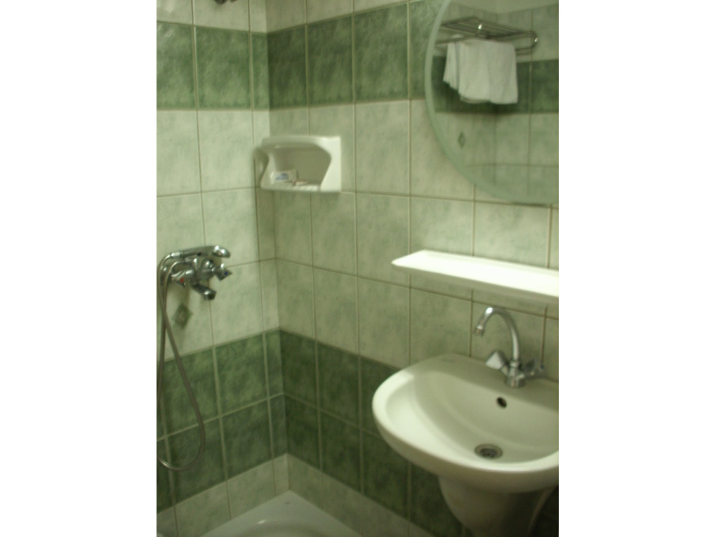 Claridge Hotel 2 *
