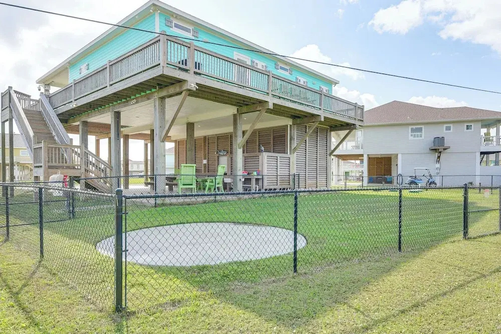 Walk to Shore: Crystal Beach Escape w/ Deck & Bar!