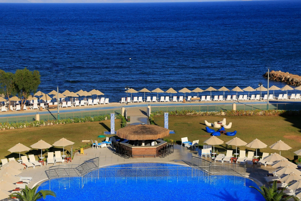 Beach & Waterfront