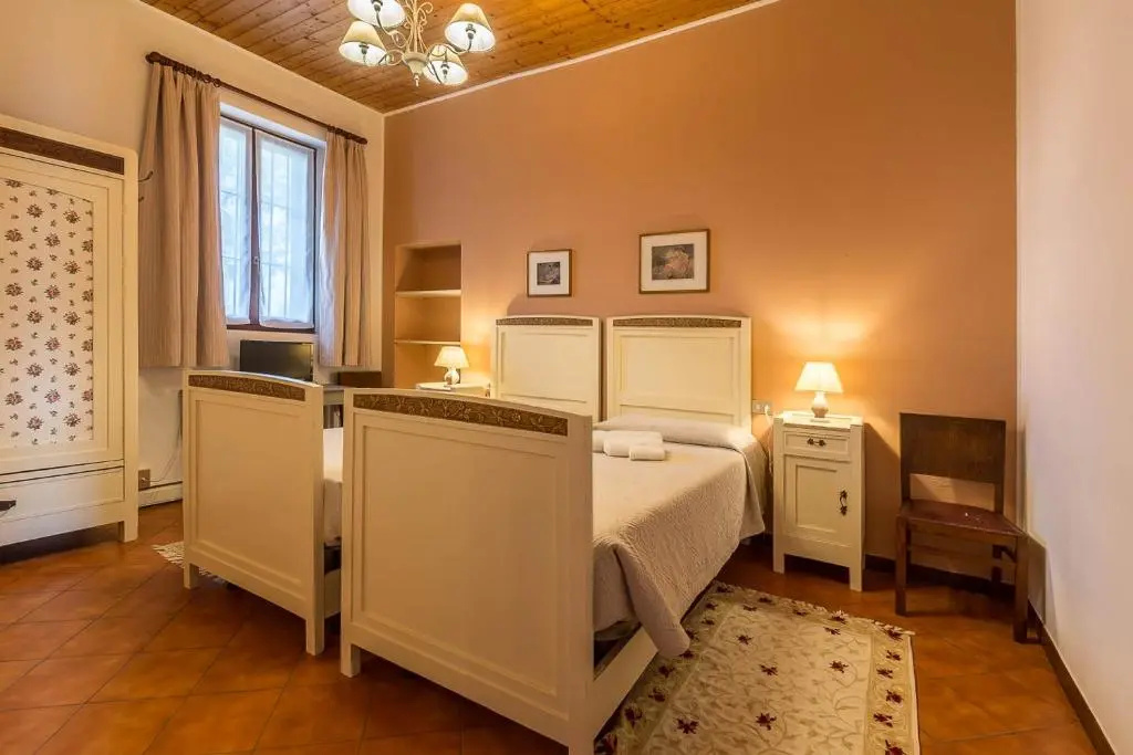 Standard Double room (full double bed)