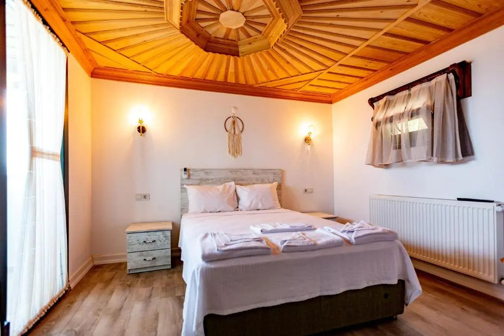 Standard Double room with pool view (full double bed)