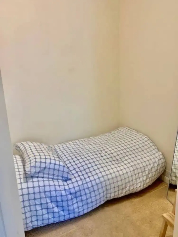 Modern 2 Bedroom City Centre Flat