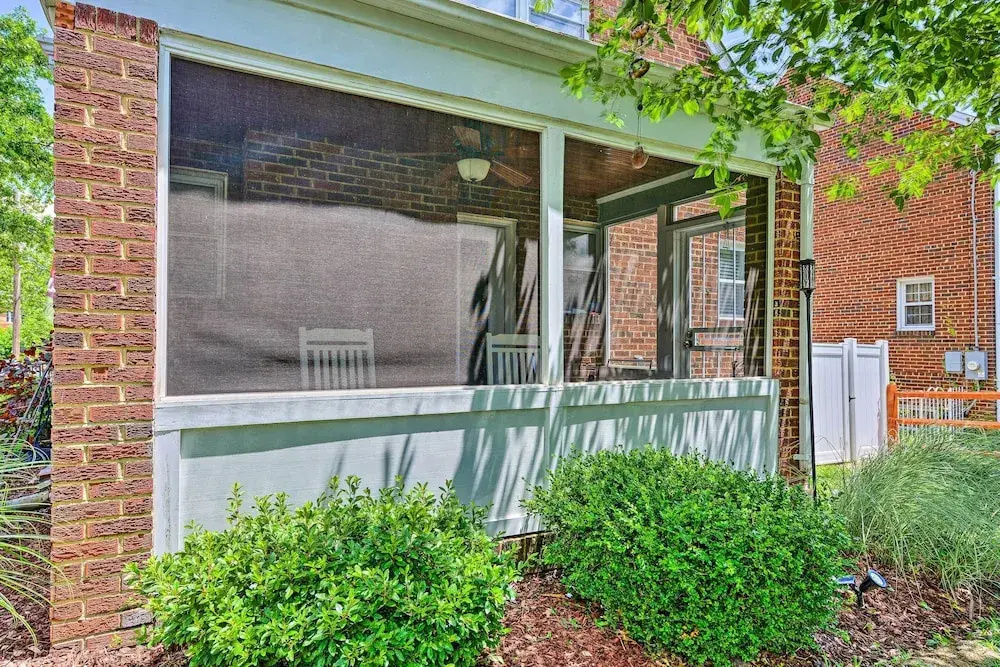 Stylish DC Studio ~ 5 Mi to National Mall!