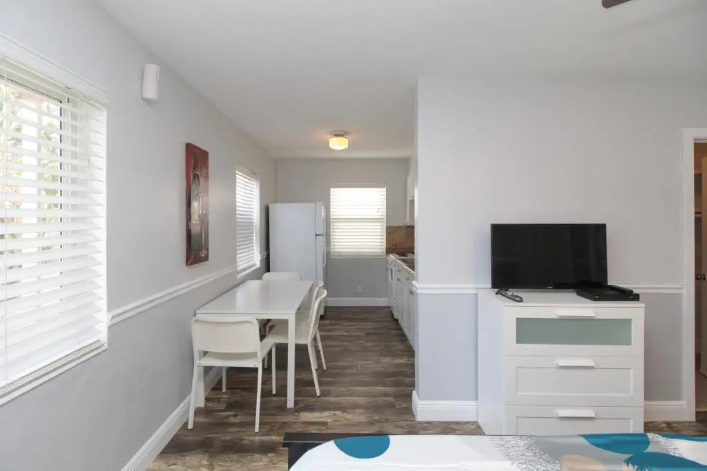 Double Studio (full double bed)
