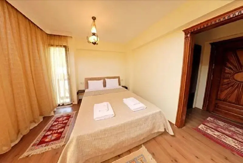 Standard Double room with balcony (full double bed)