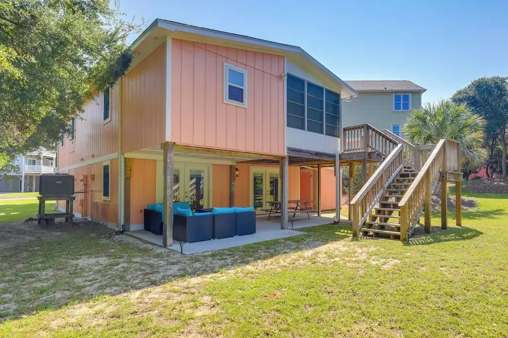 Emerald Isle Vacation Rental, Walk to Beach!