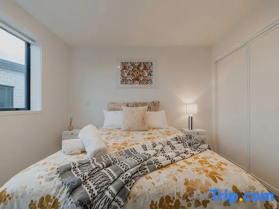 Madhouse Comfort - 2-BR Haven on Tuam Street