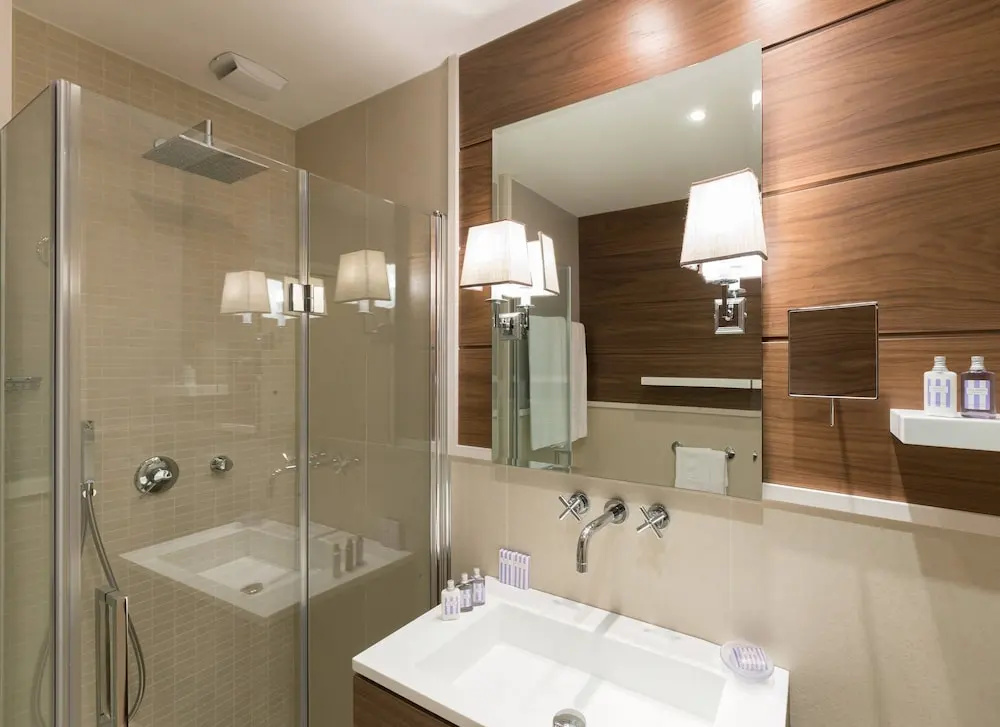 Standard Double room with balcony (full double bed)
