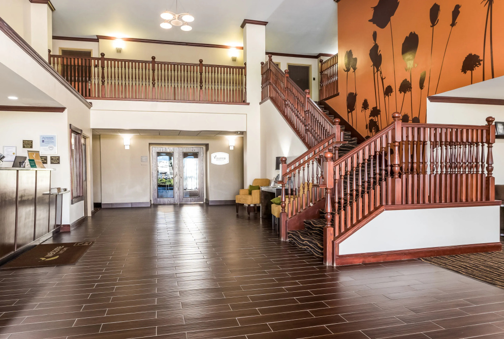 Lobby & Reception