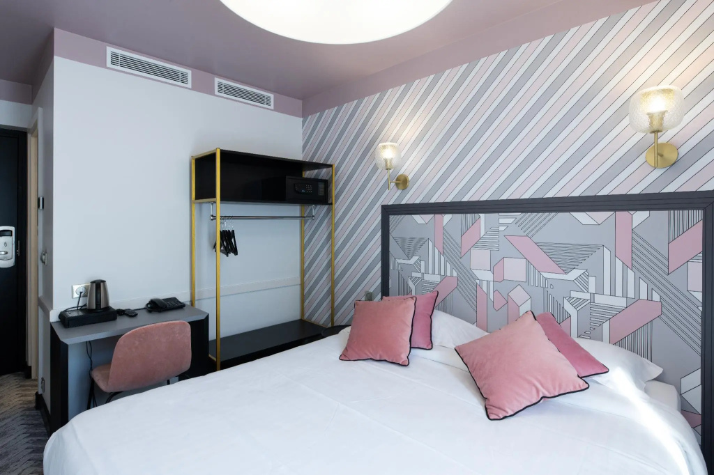 Standard Double room (full double bed)
