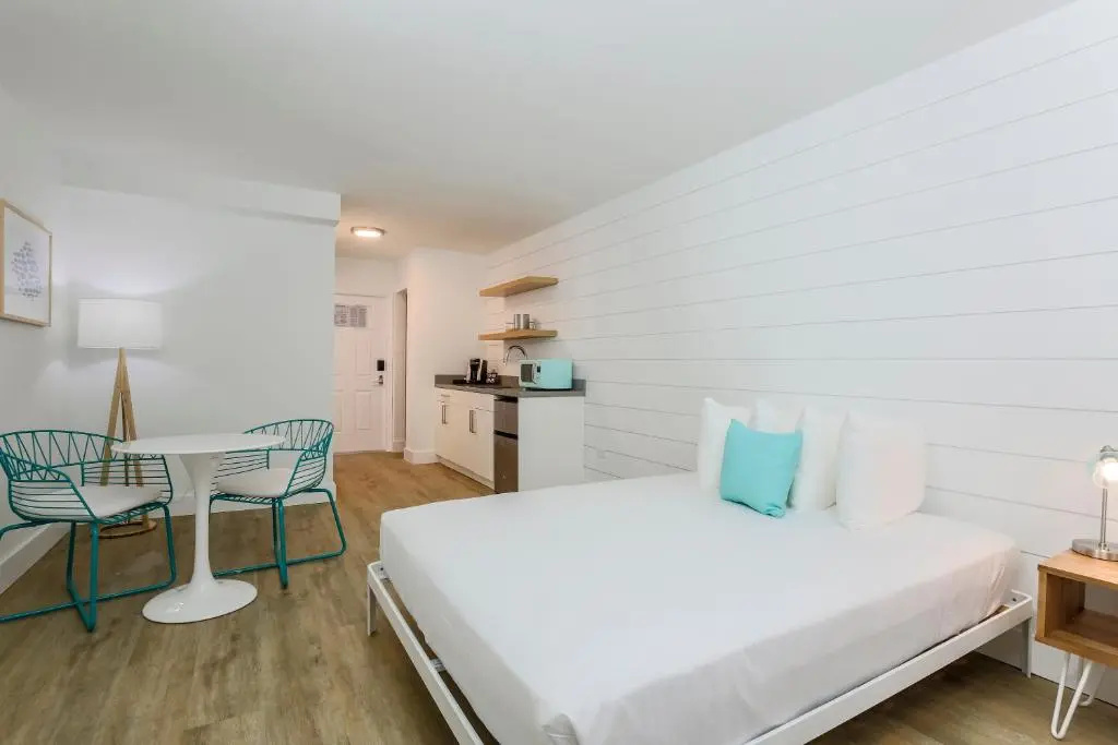 Double Studio (full double bed)
