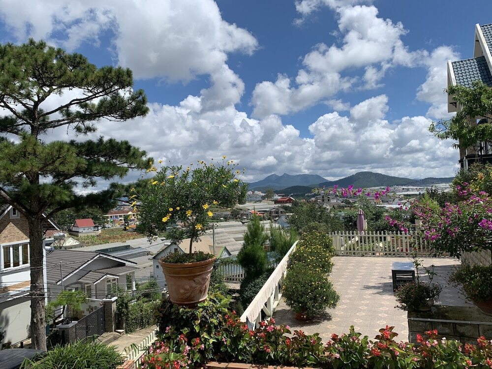 Lâm phượng Các Homestay