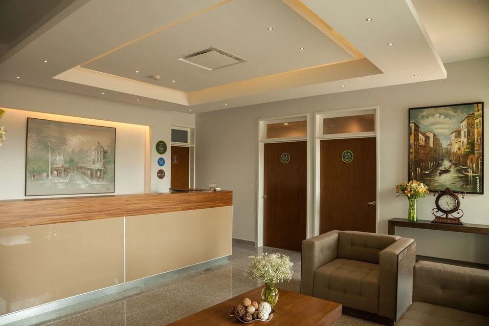 Lobby & Reception