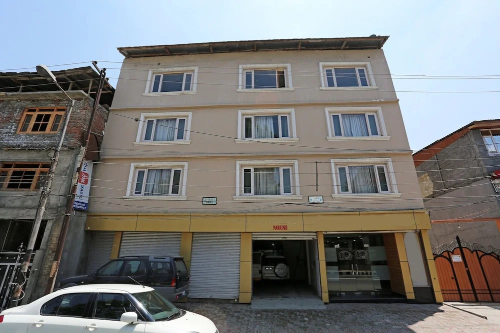 OYO 4693 German Residency