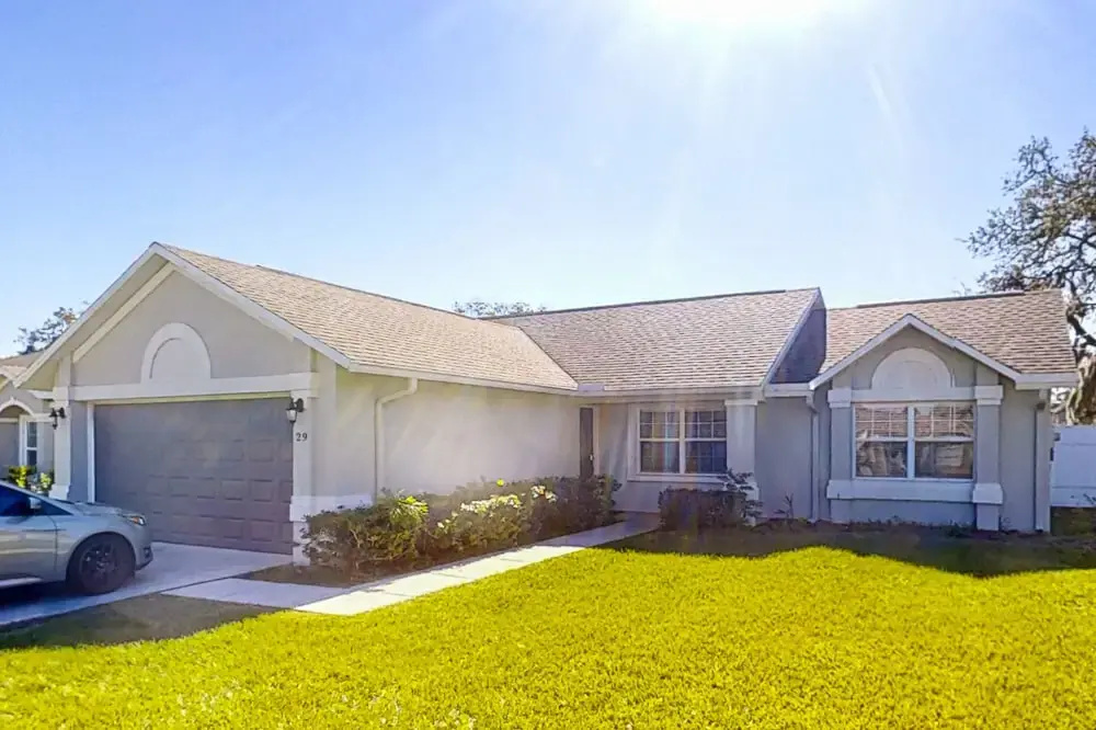 Pristine Palms House in Palm Coast With Enclosed Pool & Full Kitchen