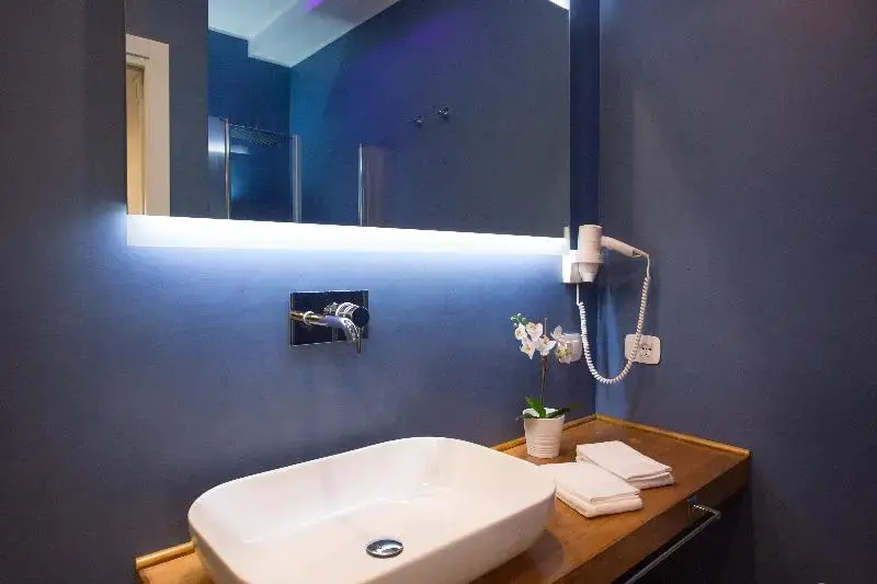 Double Junior Suite with balcony (full double bed)