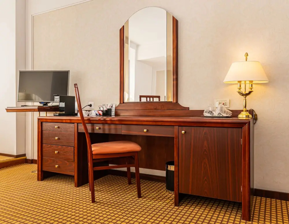 Executive Double room (full double bed)