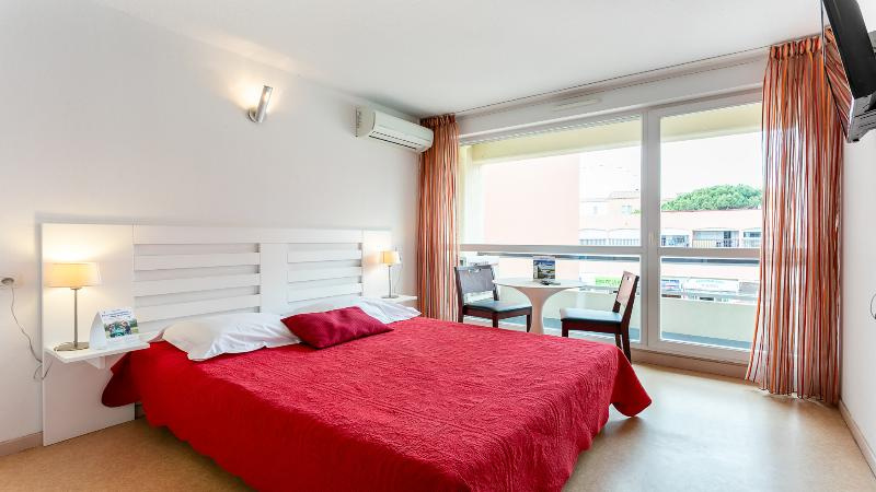 Standard Double room with balcony (full double bed)
