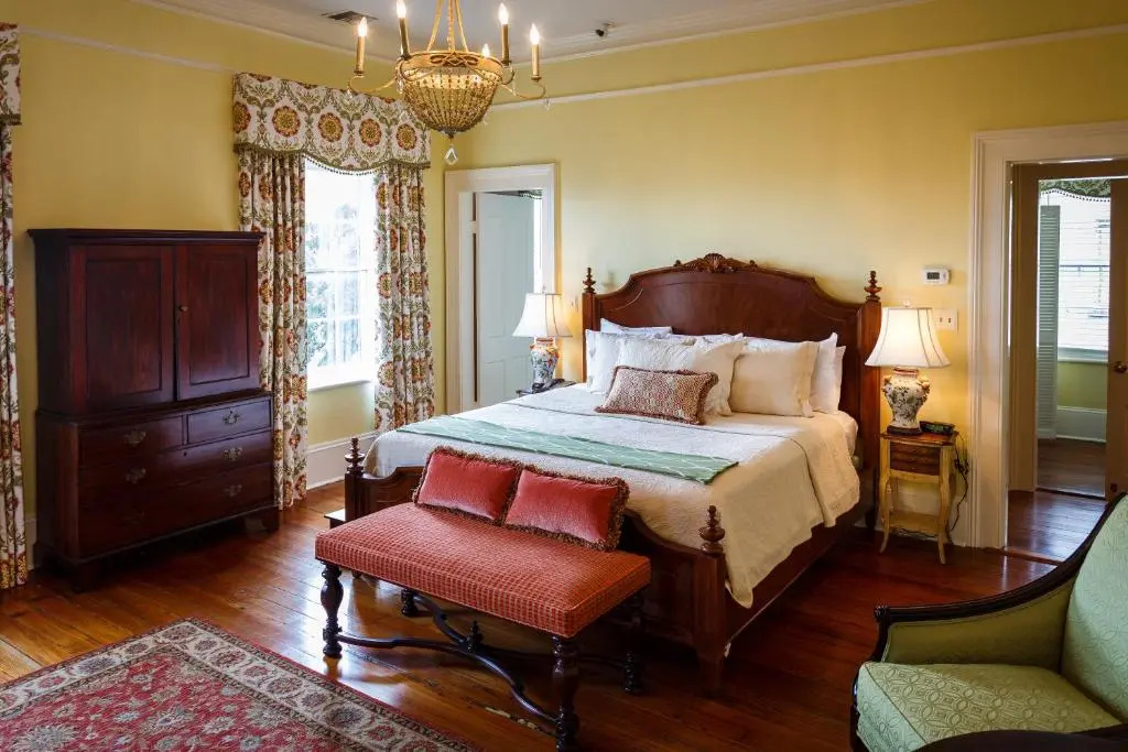 Grand Superior Double room with balcony (full double bed)