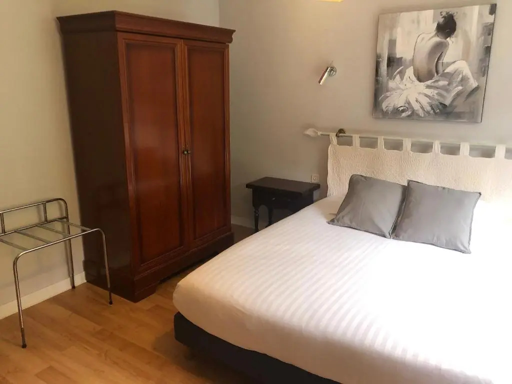 Standard Double room (full double bed)
