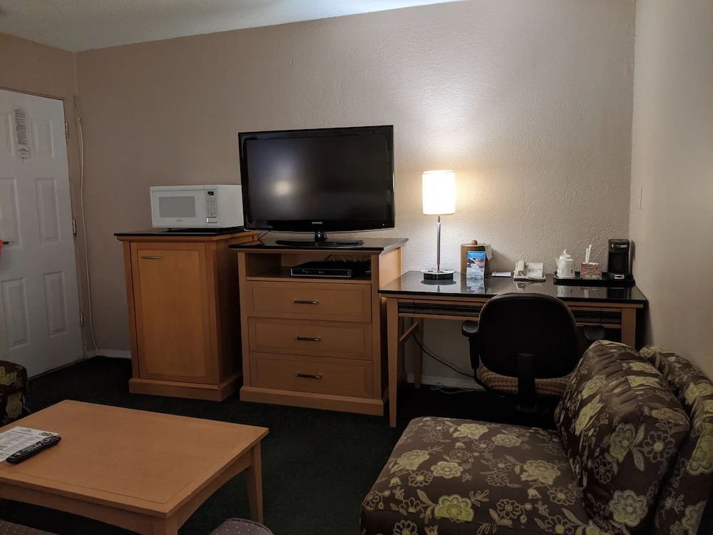 1 Bedroom Double Suite (full double bed)
